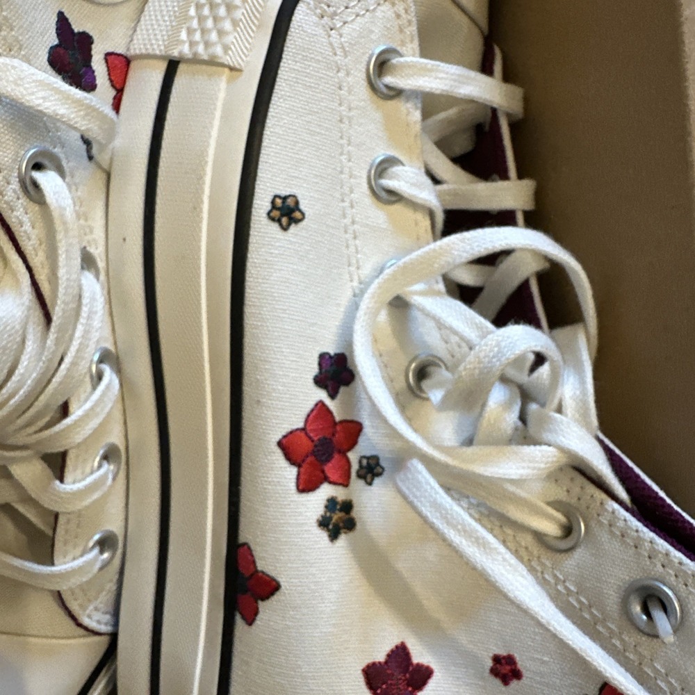Converse Chuck Taylor All Star Platform Embroidered Flowers High Tops Womens 8.5 - Picture 4 of 7